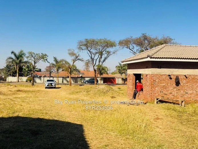 *House For Sale in Bluffhill 