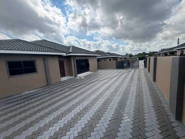 3 Bedroom Garden Flat