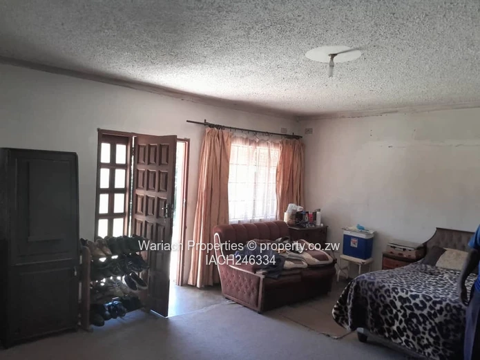 Quick sale!!! Beautiful and Unique house in Borrowdale West