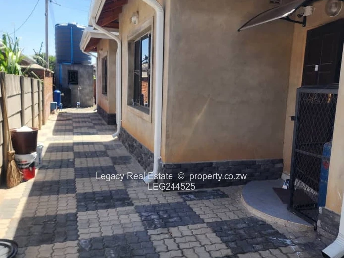 Fully Furnished 2-Bedroom Apartment To Let In Madokero.