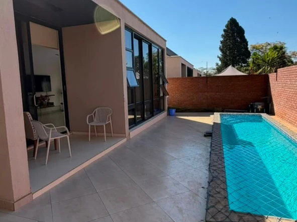 4 Bedroom Flat & Apartment