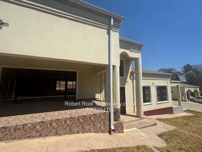 6 Offices to let 