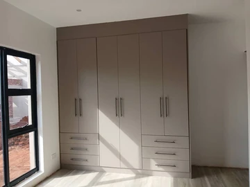 3 Bedroom Flat & Apartment