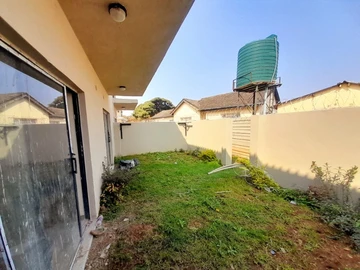 2 Bedroom Flat & Apartment