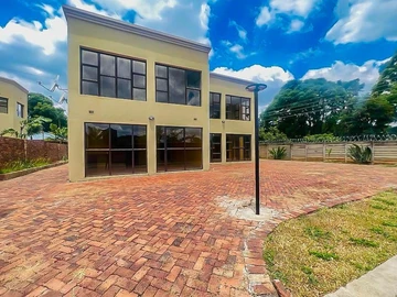 3 Bedroom Flat & Apartment