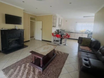 3 Bedroom Garden Flat