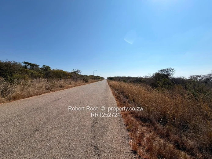 1.56ha at Darwendale with Lake View