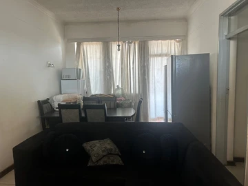 2 Bedroom Flat & Apartment