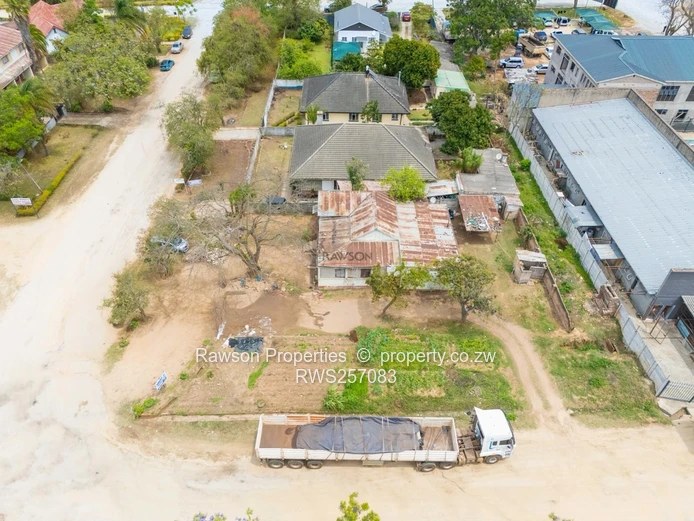Prime Corner 3-Bed House on Main Road, Avenues (Sole Mandate)