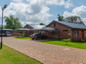 10 Unit Townhouse Complex