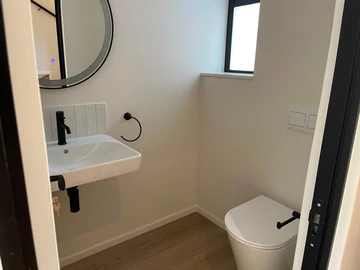 3 Bedroom Flat & Apartment