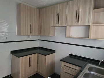 2 Bedroom Flat & Apartment