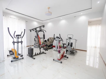 5 Bedroom House