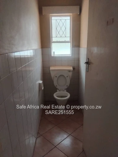 Spacious 3-Bed Home on 4,000m² with Borehole — Marlborough