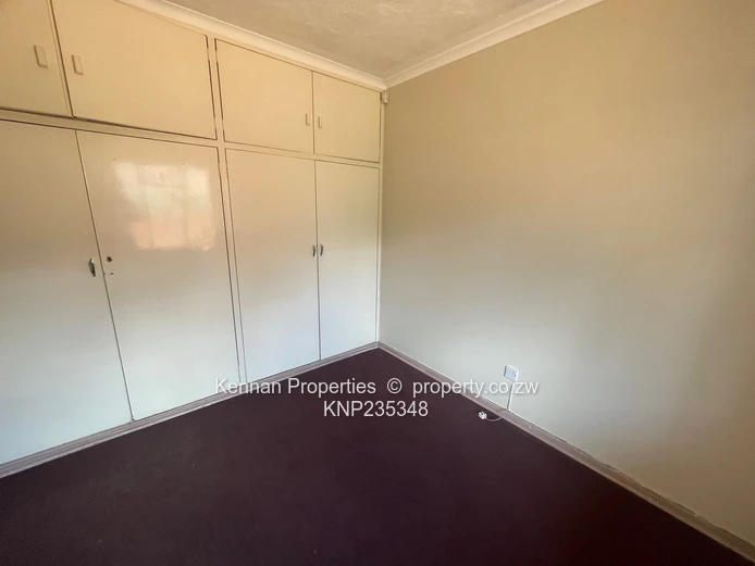Neat 2 Bedroom Garden Flat - Quiet Road