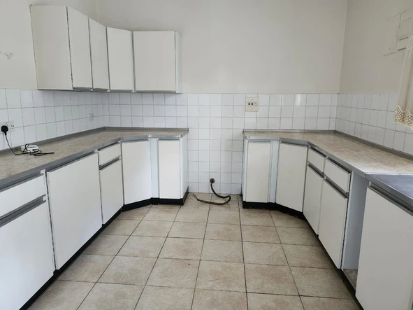 3 Bedroom Flat & Apartment