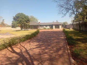 6 Bedroom House