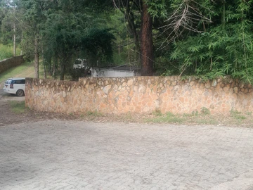 Commercial & Industrial Land