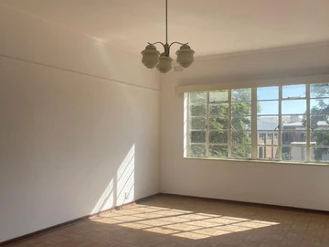 2 Bedroom Flat & Apartment