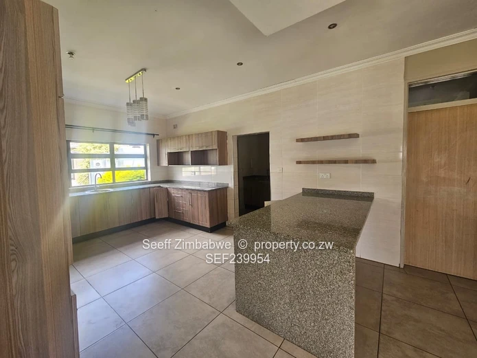 Elegant Three-Bedroom Contemporary Residence in Fairview, Mount Hampden