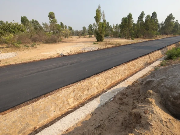 Commercial & Industrial Land