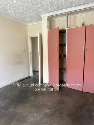 A family home to let in Zimre Park 