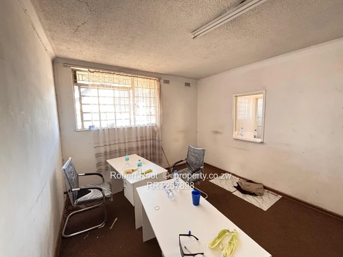 Warehouse and offices to let 