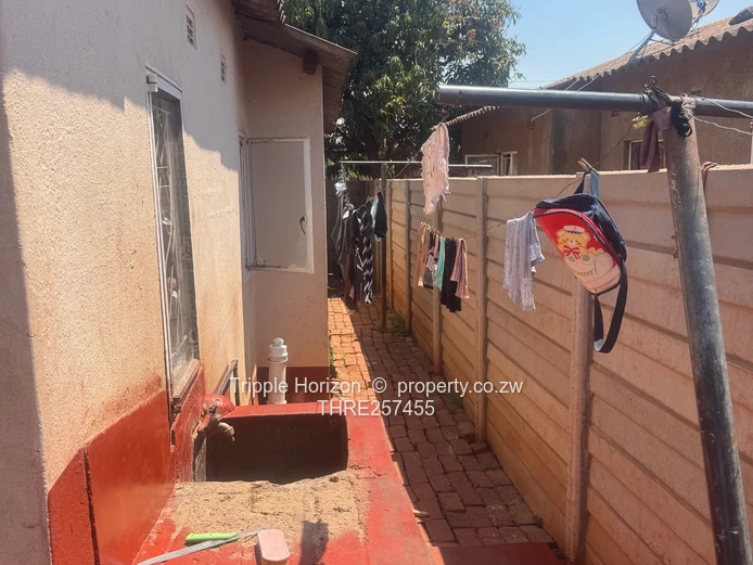 Investors Delight in Kuwadzana Extension , Deeds !!