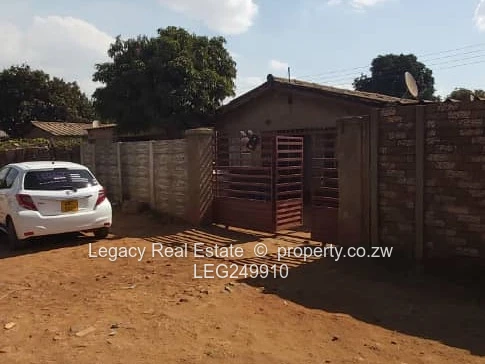 4-Bed Glen View Home - Walled Yard, Entertainment & Good ZESA