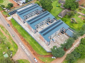 2 Bedroom Flat & Apartment