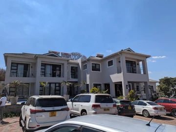 8 Bedroom House