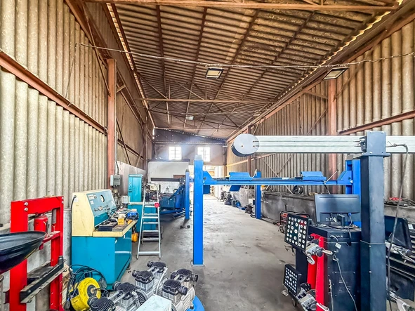 Warehouse & Factory