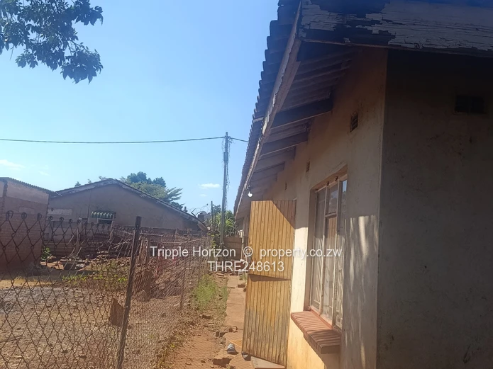 4-Bed Kuwadzana Phase 3 Home, Borehole, Gated on Quiet Dirt Lane