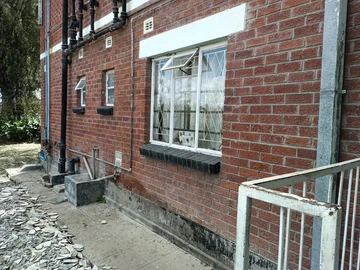 3 Bedroom Flat & Apartment