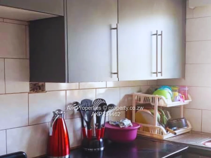 MABELREIGN - MEYRICK PARK (Close to Sherwood Golf Club)