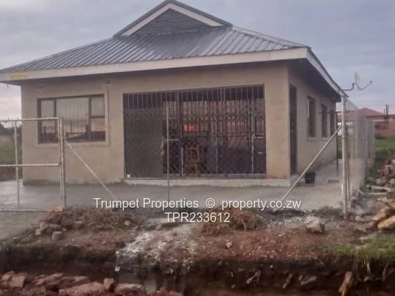 Spacious 4-Bed Home in Dzivarasekwa Ext– Tiled & Verandah