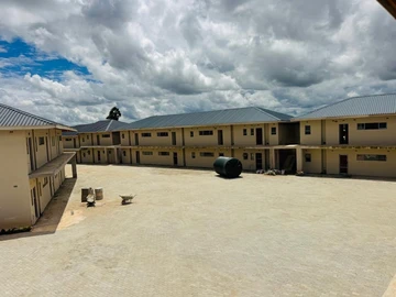 2 Bedroom Flat & Apartment