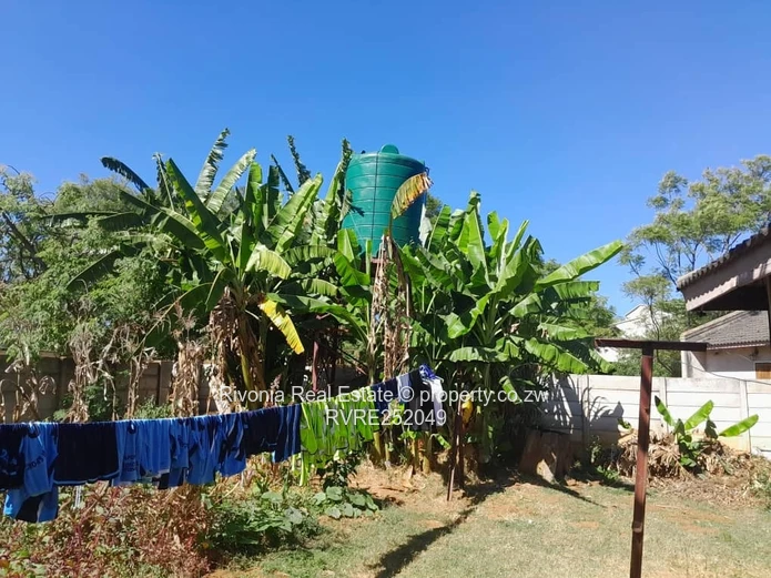 4-Bed Family Home on 1,500m² with Borehole, Borrowdale West
