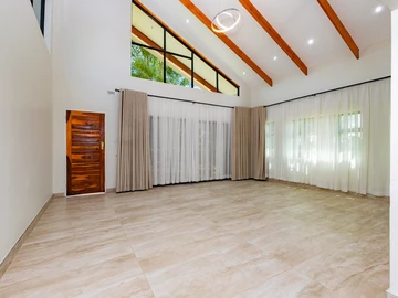 3 Bedroom Garden Flat