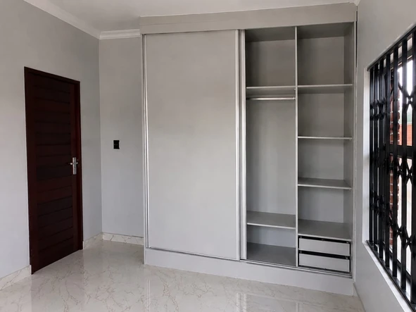3 Bedroom Flat & Apartment