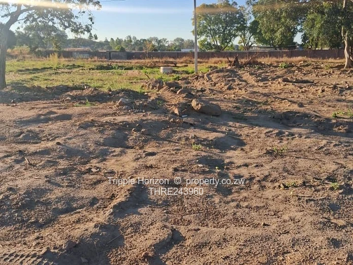 Greendale 530 m² Stand — Main Road Frontage, Municipal Water & Sewer