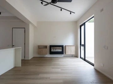 3 Bedroom Flat & Apartment