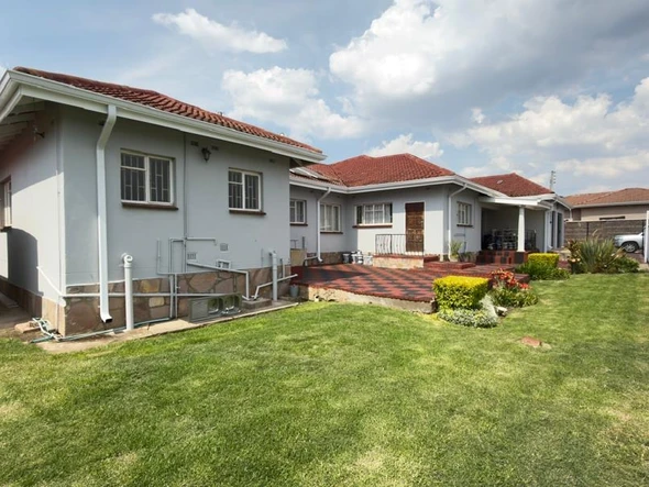 7 Bedroom House
