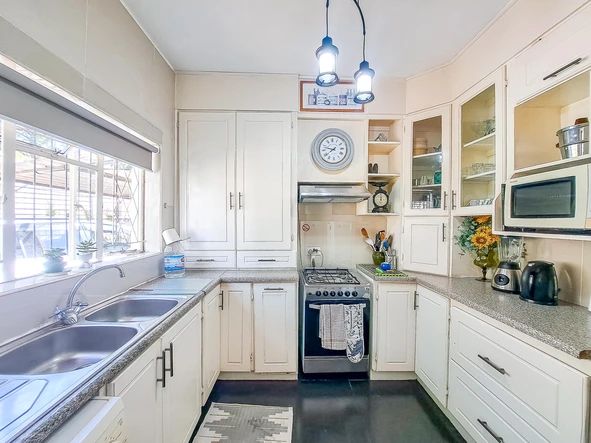 2 Bedroom Garden Flat