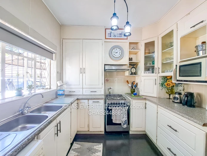 Fully Furnished Duplex Apartment In Avondale 