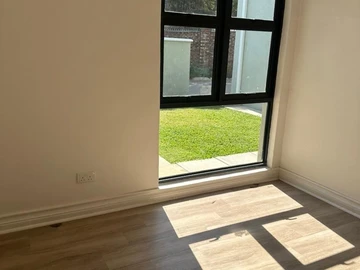 3 Bedroom Flat & Apartment