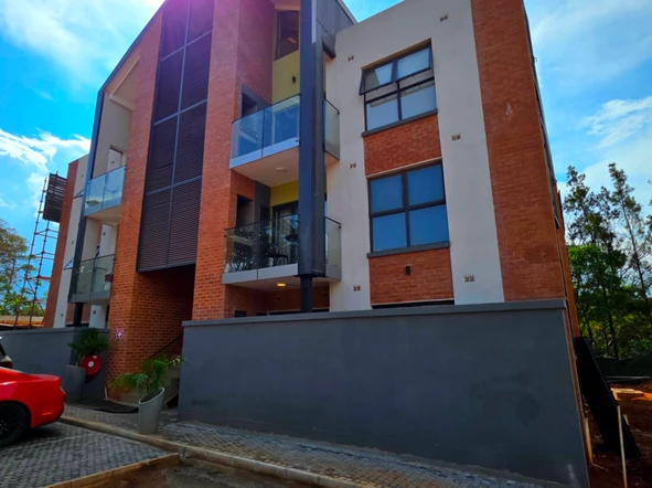 3 Bedroom Flat & Apartment