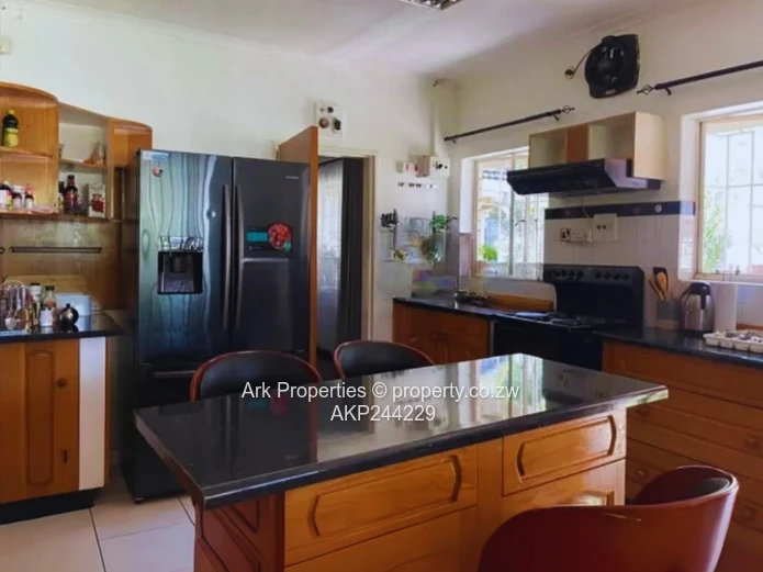 House for Sale – Alexandra Park