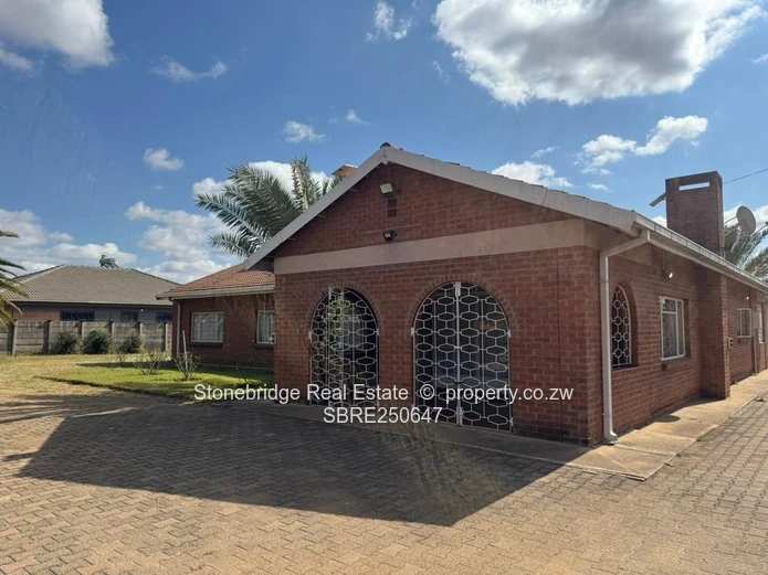 4 Bedroomed house in Parklands for sale