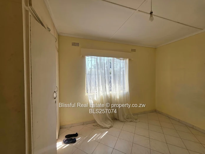 3-bedroom house for rent in Westgate